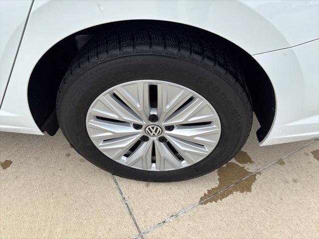 2019 Volkswagen Jetta - $14,200
