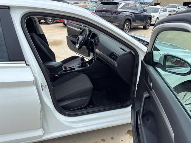 2019 Volkswagen Jetta - $14,200