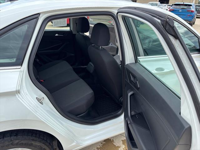 2019 Volkswagen Jetta - $14,200
