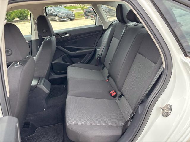 2019 Volkswagen Jetta - $14,200