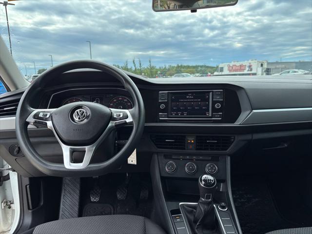 2019 Volkswagen Jetta - $14,200