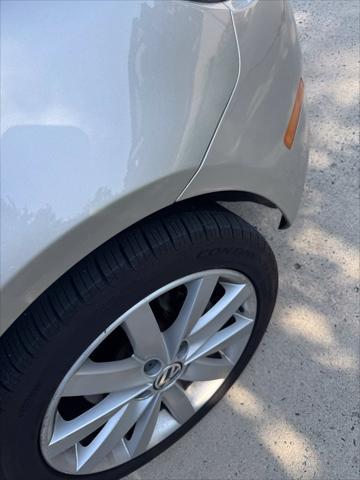2013 Volkswagen Jetta - $9,470