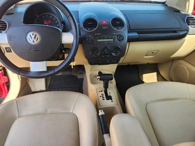 2009 Volkswagen New Beetle 2DR Coupe 5M