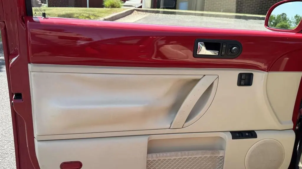2009 Volkswagen New Beetle Base
