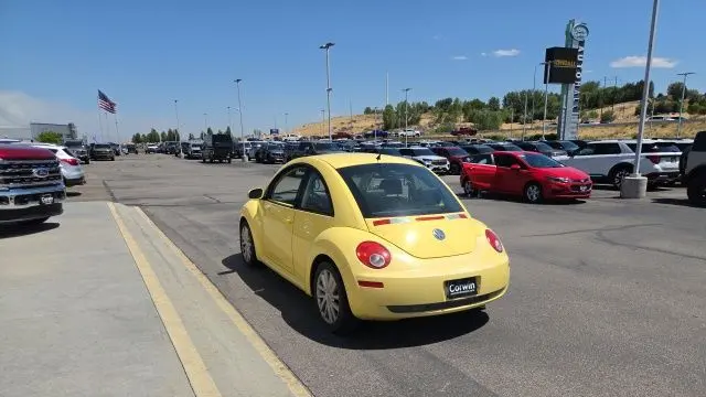 2008 Volkswagen New Beetle S
