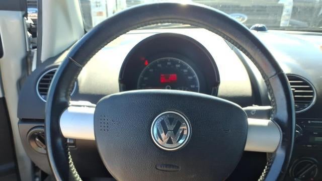 2010 Volkswagen New Beetle Convertible Final Edition