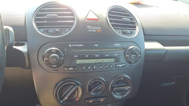 2010 Volkswagen New Beetle Convertible Final Edition