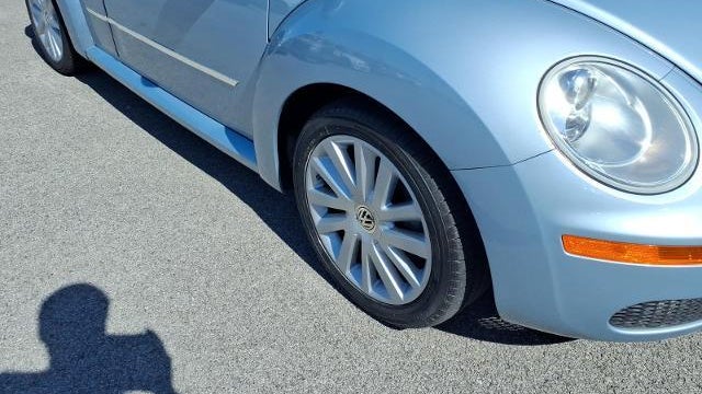 2010 Volkswagen New Beetle Convertible Final Edition