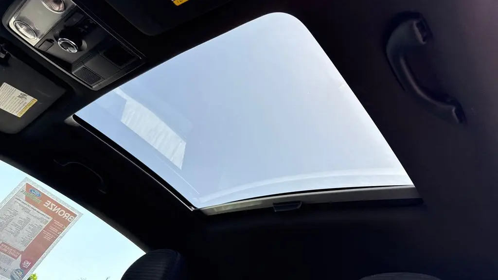 2013 Volkswagen Beetle Turbo Fender Edition