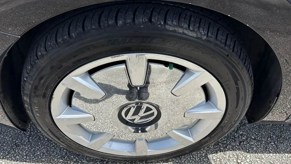 2013 Volkswagen Beetle Turbo Fender Edition