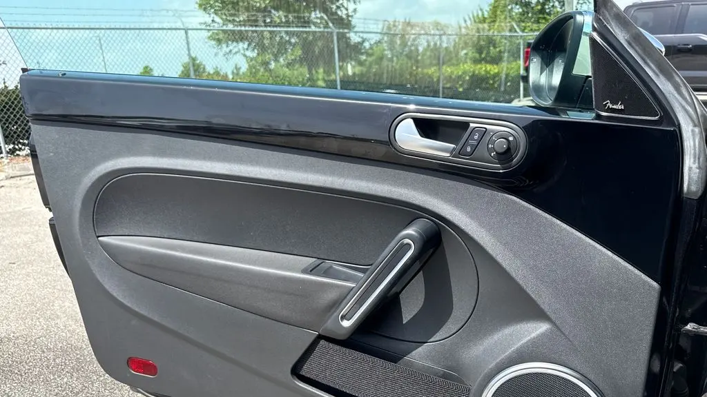 2013 Volkswagen Beetle Turbo Fender Edition
