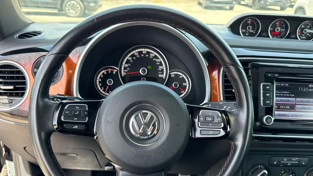 2013 Volkswagen Beetle Turbo Fender Edition