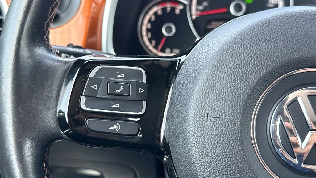 2013 Volkswagen Beetle Turbo Fender Edition