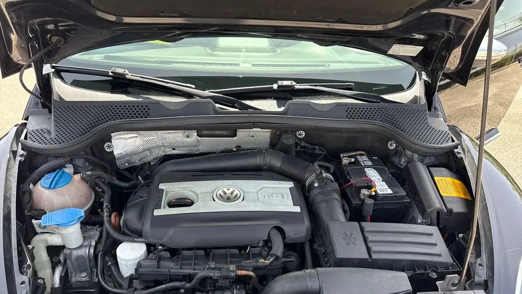 2013 Volkswagen Beetle Turbo Fender Edition
