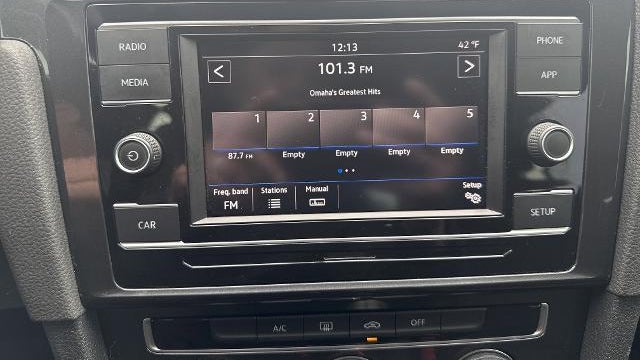 2019 Volkswagen Golf S