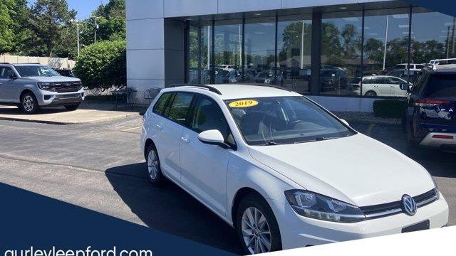 Preowned 2019 Volkswagen Golf SportWagen 1.4T S for Sale
