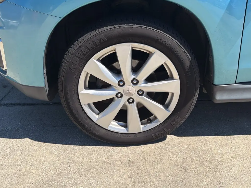 2013 Mitsubishi Outlander - $9,001