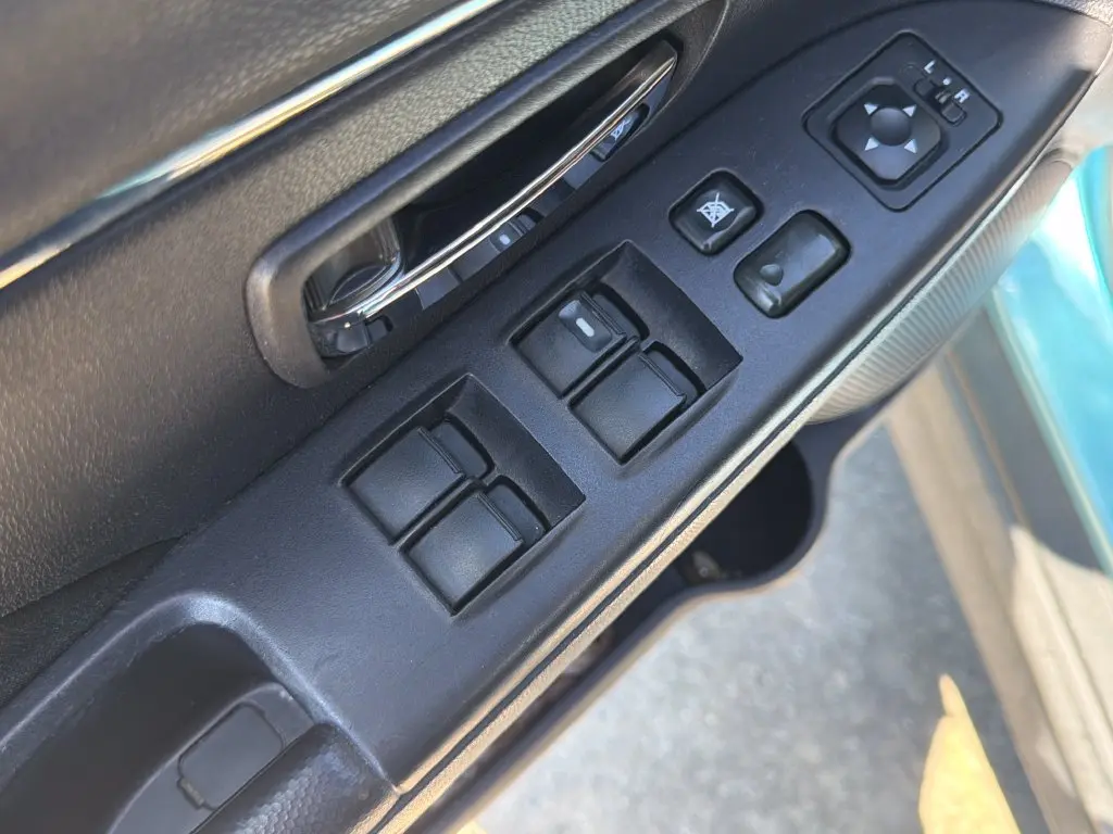 2013 Mitsubishi Outlander - $9,001