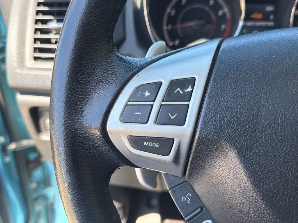 2013 Mitsubishi Outlander - $9,001