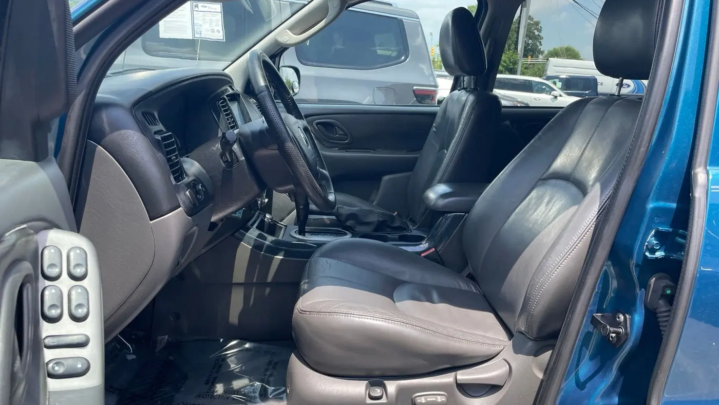2005 Mazda Tribute s