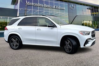 2025 Mercedes-Benz GLE with Manufaktur Moonlight White Metallic Exterior