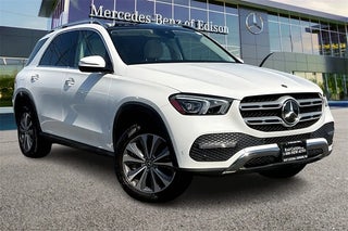2022 Mercedes-Benz GLE with Polar White Exterior