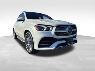 2022 Mercedes-Benz GLE with Polar White Exterior
