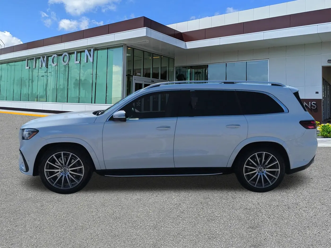 2026 Mercedes-Benz GLS - $83,248