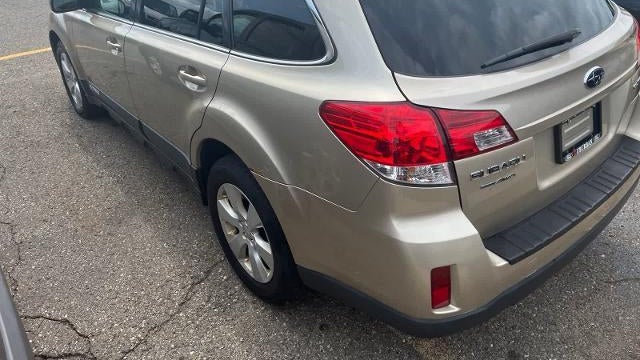 2010 Subaru Outback 2.5i Limited