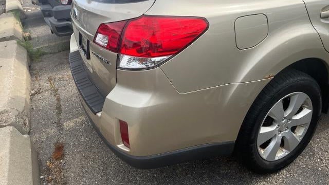 2010 Subaru Outback 2.5i Limited