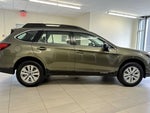 2019 Outback Thumbnail 3