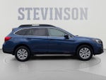 2019 Outback Thumbnail 6