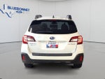 2019 Outback Thumbnail 6