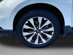 2017 Outback Thumbnail 9