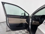 2016 Outback Thumbnail 10