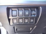 2017 Outback Thumbnail 8