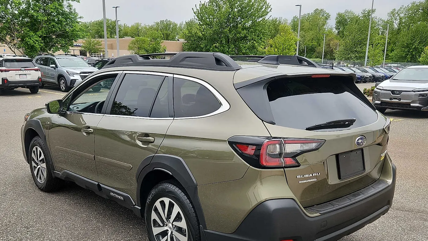 2025 Subaru Outback Premium