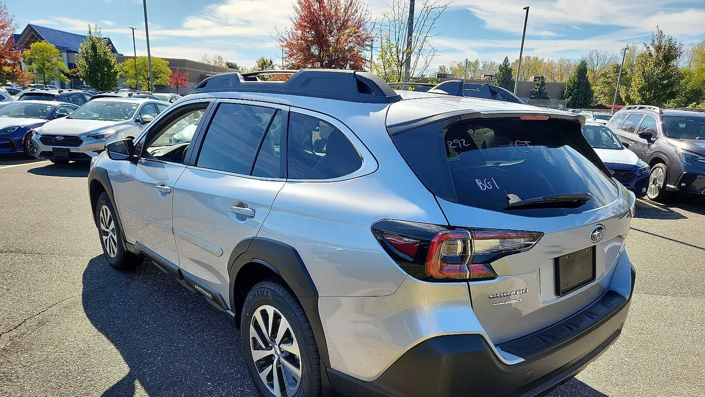 2025 Subaru Outback Premium