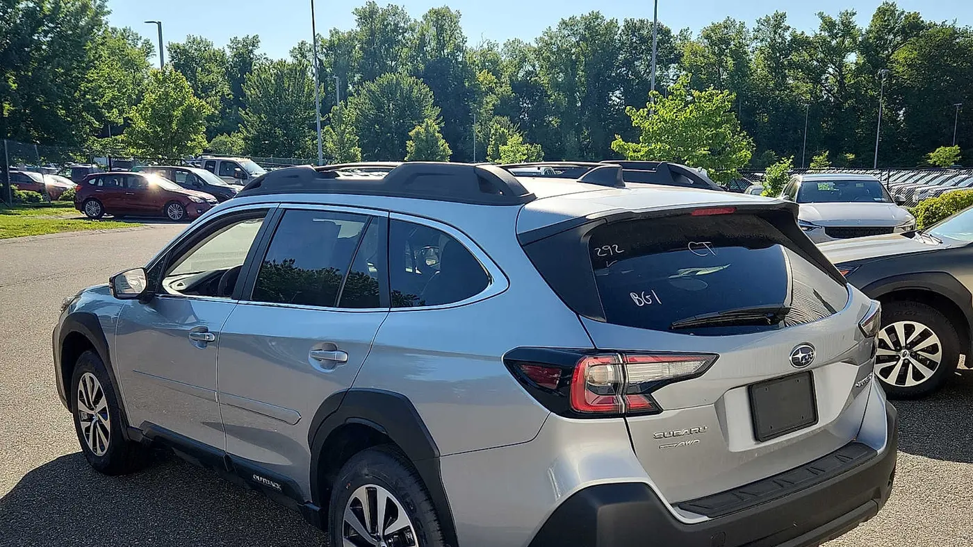 2025 Subaru Outback Premium