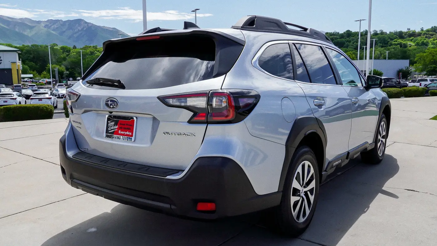 2023 Subaru Outback Premium