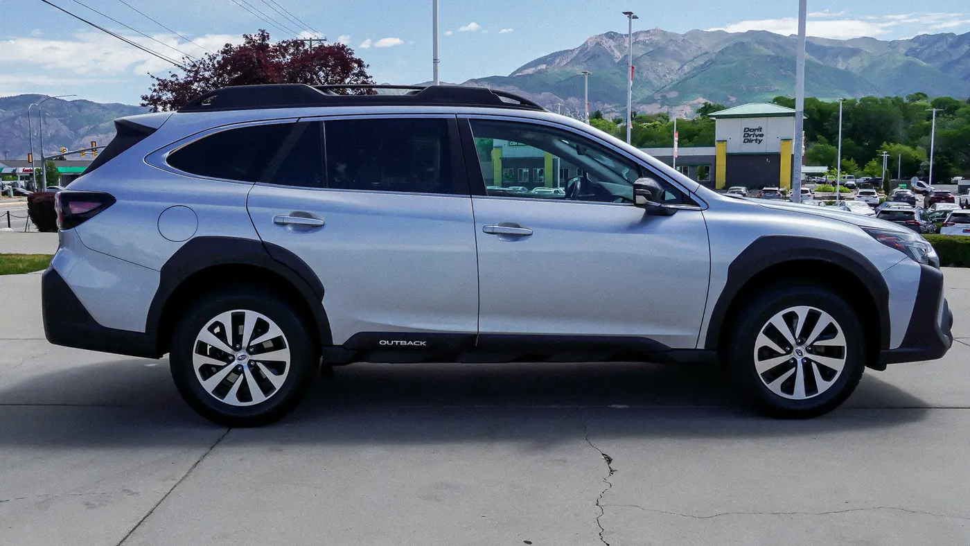 2023 Subaru Outback Premium
