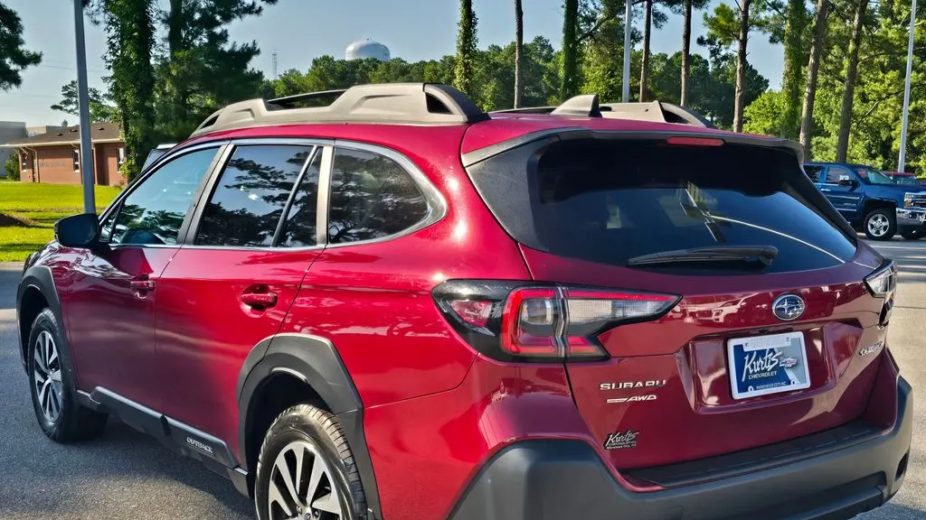 2025 Subaru Outback Premium