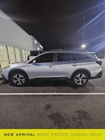 2021 Outback Thumbnail 2