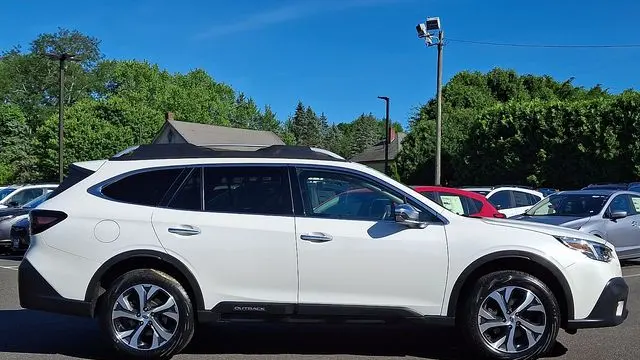2022 Subaru Outback Touring