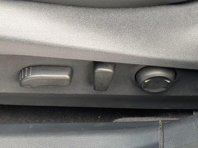 2025 Subaru Outback - $33,800