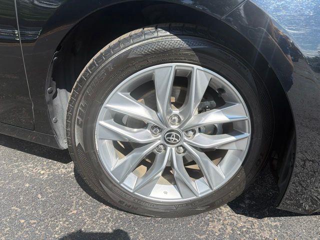 2022 Toyota Avalon XLE — photo 1 of 24