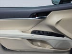 2018 Camry Thumbnail 17