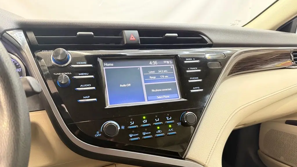 2019 Toyota Camry SE