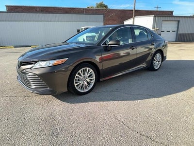 2019 Toyota Camry SE 4DR Sedan