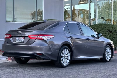 2019 Toyota Camry SE 4DR Sedan